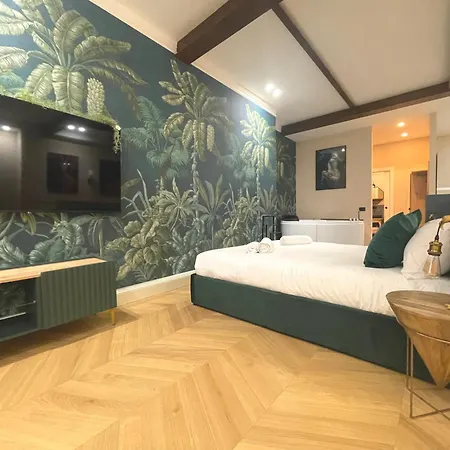 Exotic With Jacuzzi Apartament Bergamo